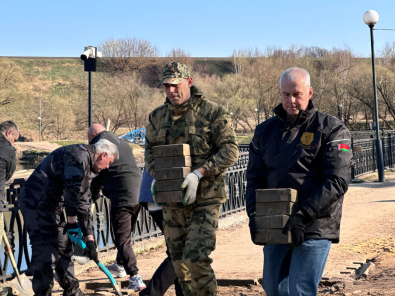 Чистота и порядок на набережной Дубровенки — как прошел субботник в Могилеве