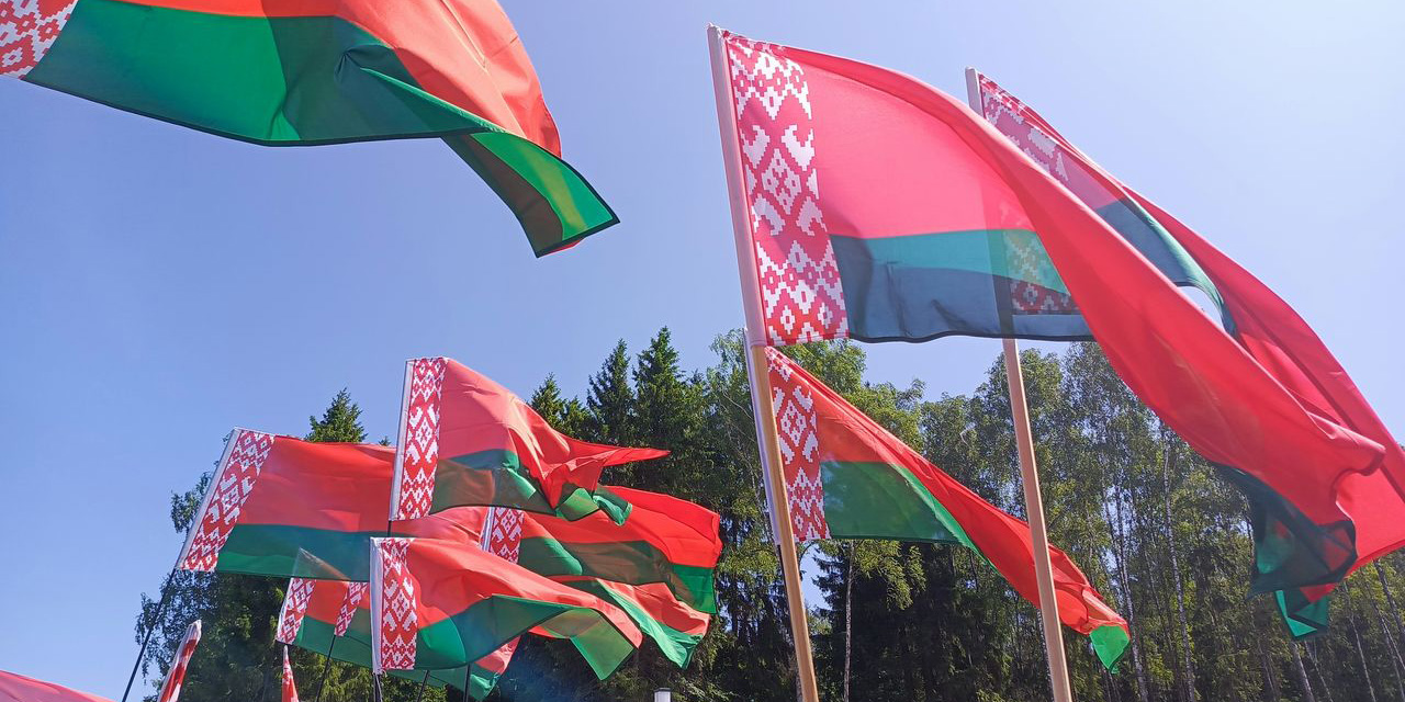 Церемония открытия памятника мирным жителям — жертвам геноцида на ул. Ровчакова 21 июня