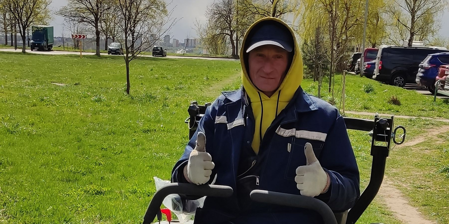 Работа по благоустройству города