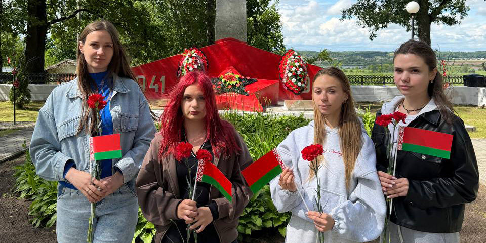 Визит к Братской могиле